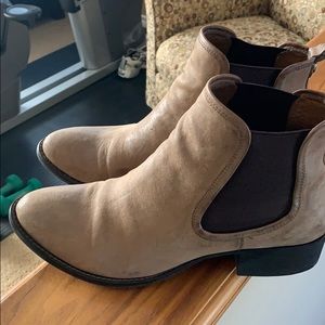 Donald Pliner ladies boots